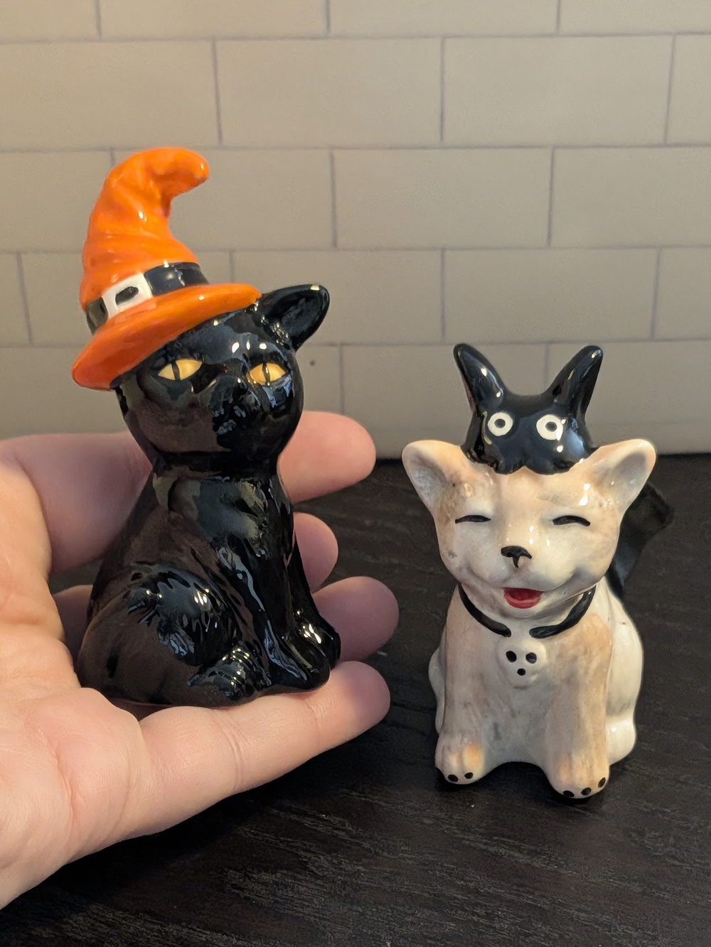 Halloween Cats Salt & Pepper Shakers, one cat in bat costume & one in witch hat
